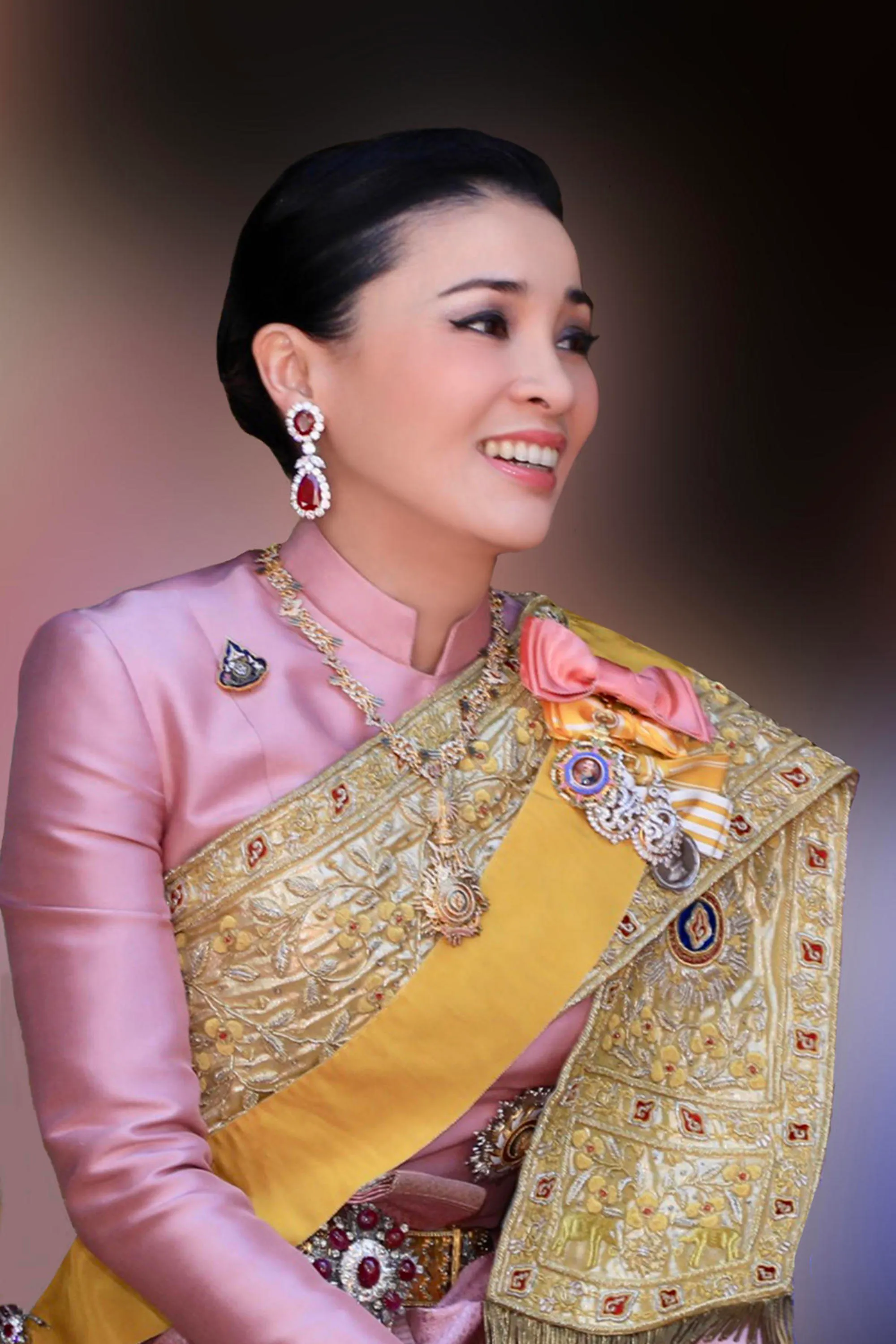 Queen Suthida
