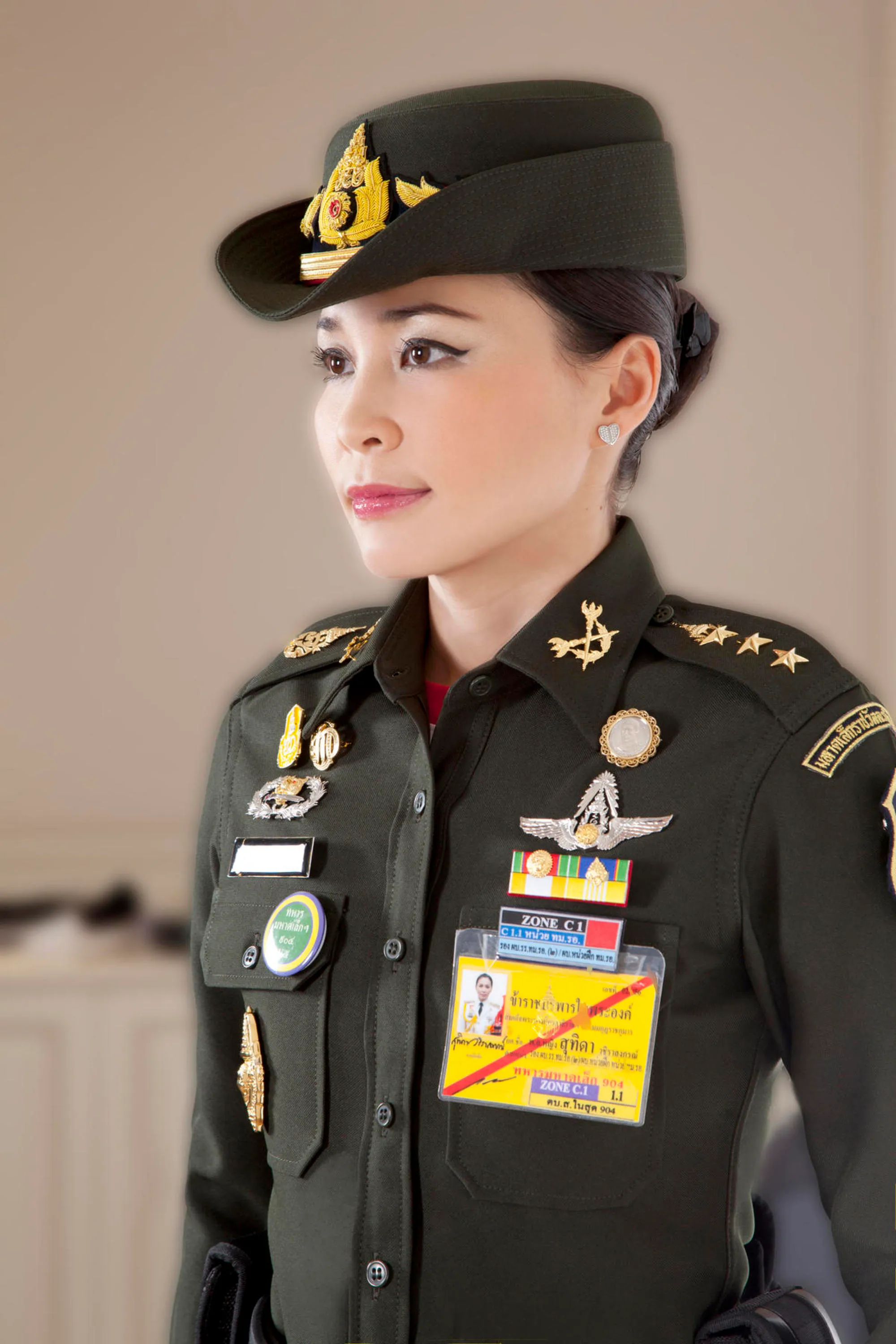 Queen Suthida